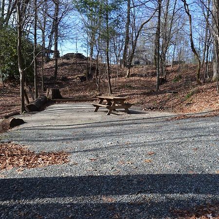 Linville Falls Campground, Rv Park, And Cabins Exterior photo