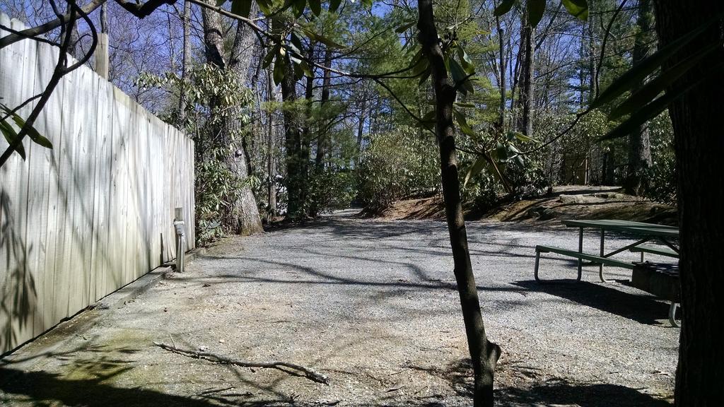 Linville Falls Campground, Rv Park, And Cabins Exterior photo
