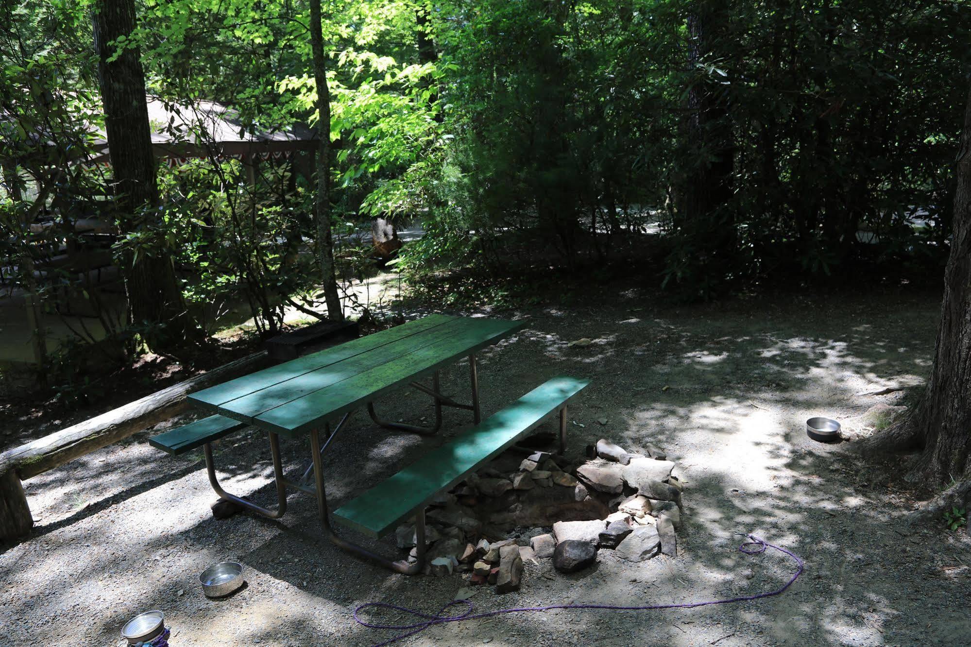 Linville Falls Campground, Rv Park, And Cabins Exterior photo