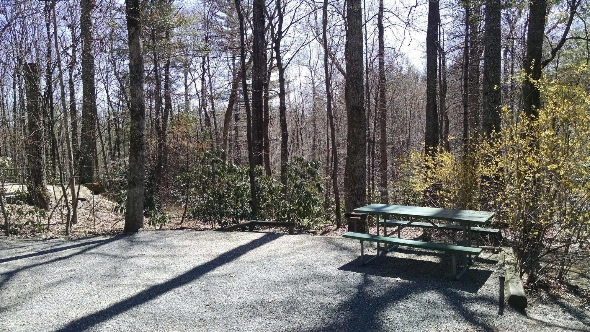 Linville Falls Campground, Rv Park, And Cabins Exterior photo