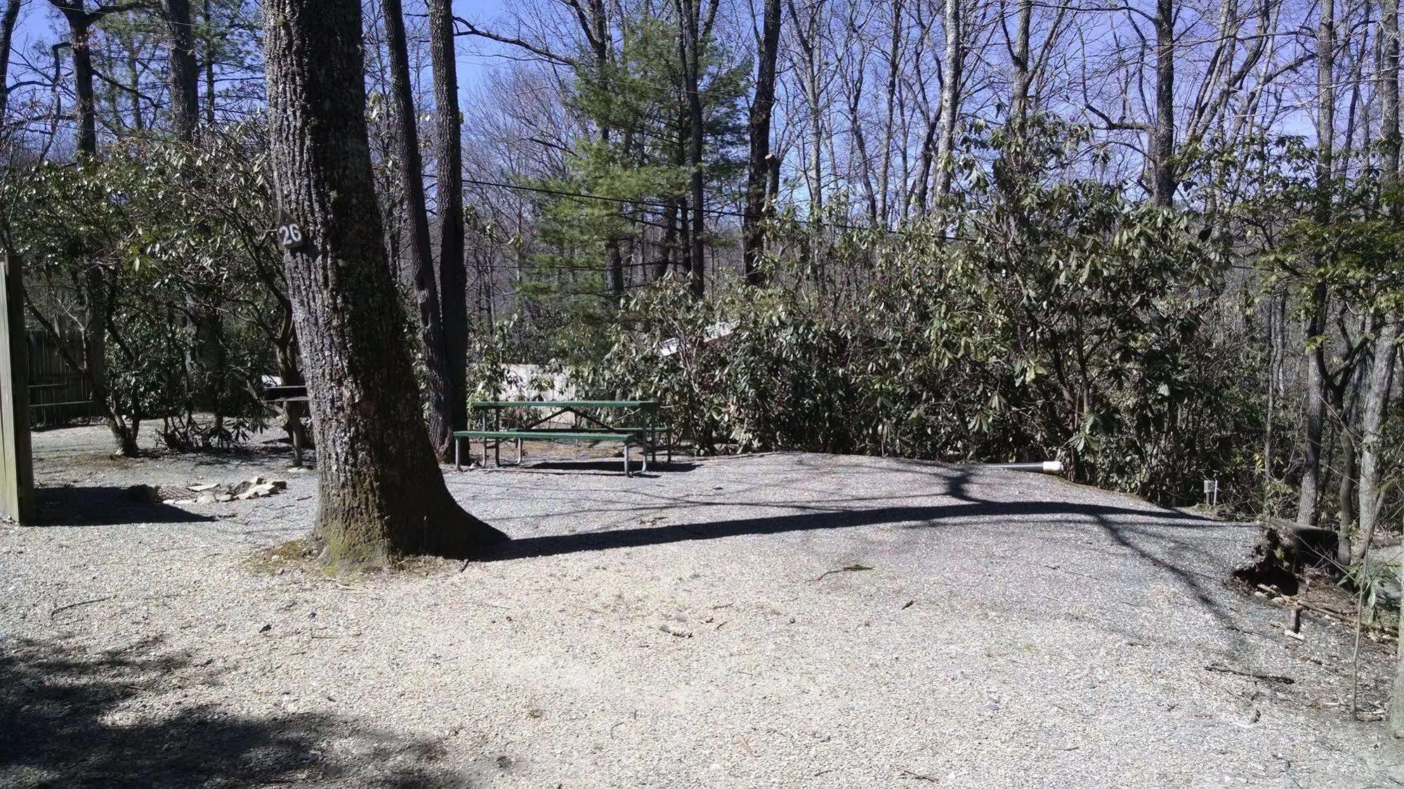 Linville Falls Campground, Rv Park, And Cabins Exterior photo