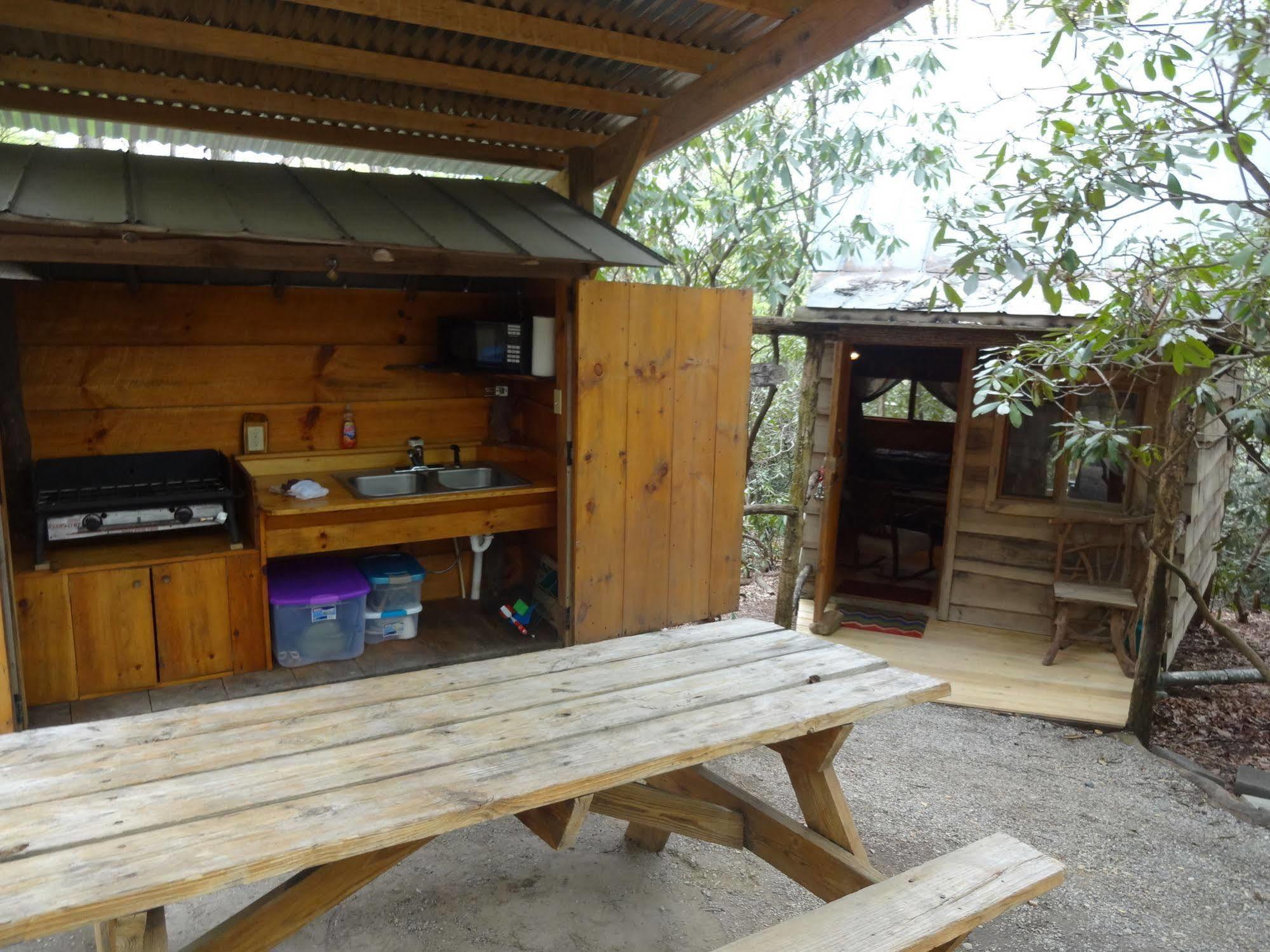 Linville Falls Campground, Rv Park, And Cabins Exterior photo