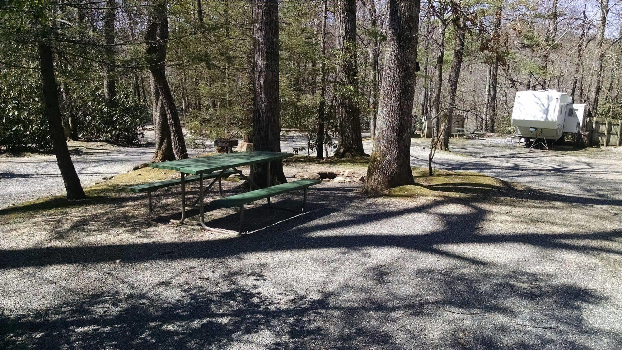 Linville Falls Campground, Rv Park, And Cabins Exterior photo